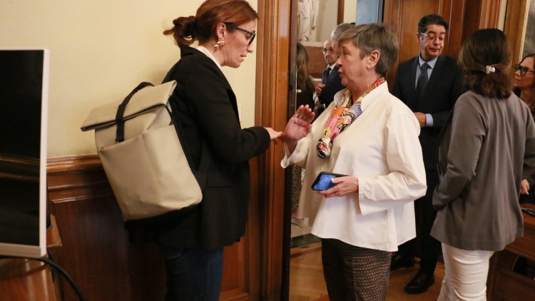 EAJ-PNVk medikuekin negoziatzen jarraitzeko asmorik duen galdetuko dio Osasun ministroari